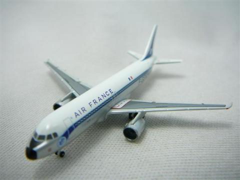 Airbus A320 Air France Ancienne Décoration Miniature 1/500 Hogan
