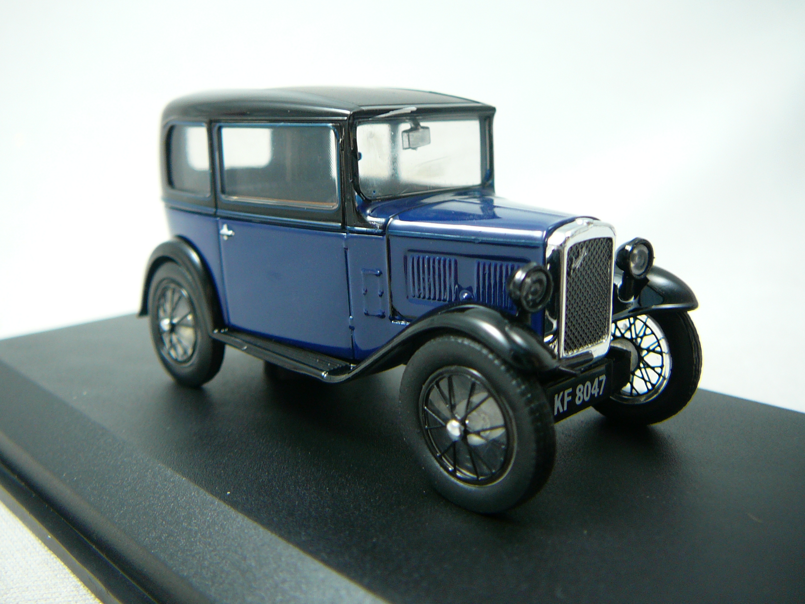 Austin Seven RN Saloon Miniature 1/43 Oxford