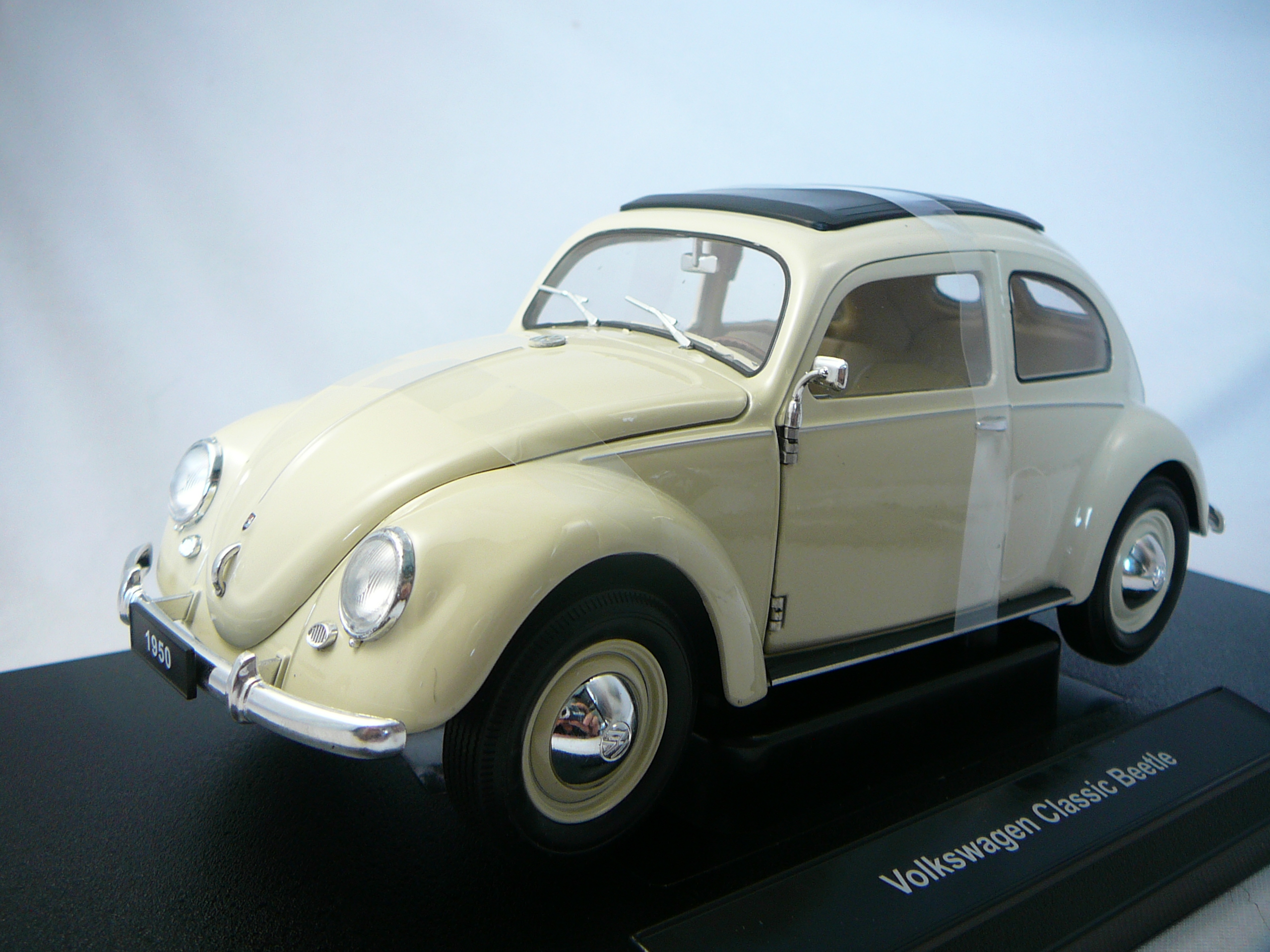 Volkswagen Classic Beetle Miniature 1/18 Welly