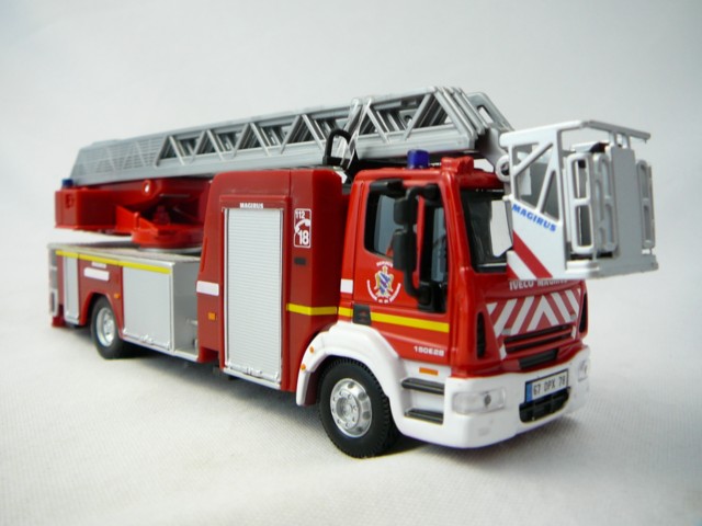 Iveco Magirus Camion Echelle Pompiers Miniature 1/50 Burago