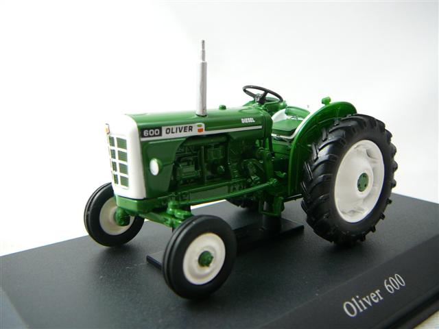 Oliver 600 Tracteur Agricole Miniature 1/43 Universal Hobbies