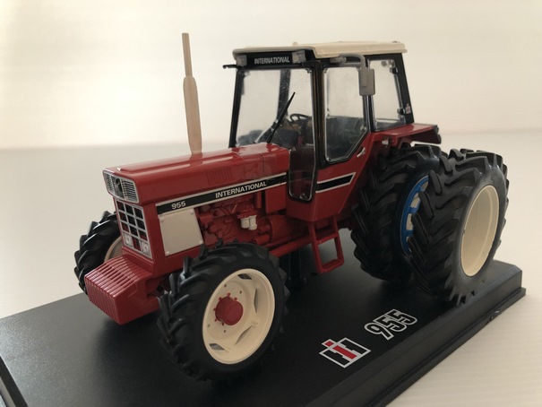 IH 955 Dual Wheels Tracteur Agricole 4 Roues Motrices Miniature 1/32 Replicagri