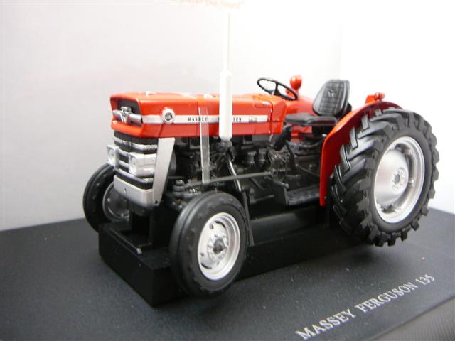 Massey Ferguson 135 Tracteur Agricole Miniature 1/32 Universal Hobbies