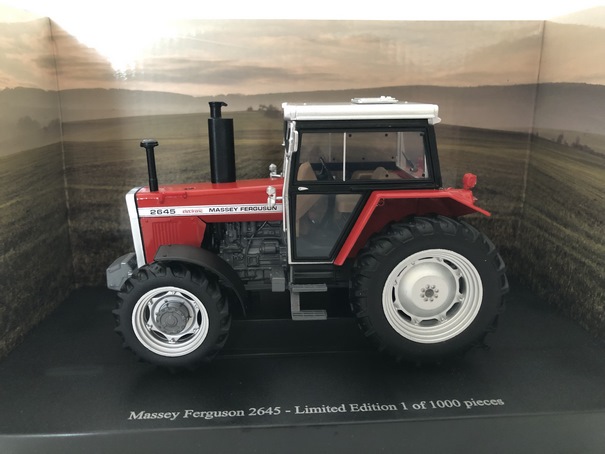 Massey Ferguson MF 2645 Series Tracteur Agricole Miniature 1/32 Universal Hobbies