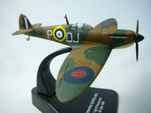 Supermarine Spitfire MK1 92th Squadron 1940 Miniature 1/72 Oxford