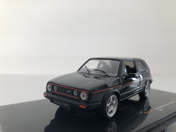Miniature Volkswagen Golf 2 GTI 1984 Ixo