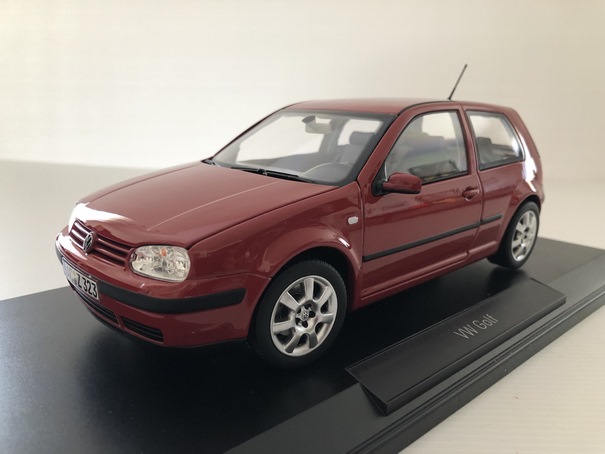 Volkswagen Golf 2002 Miniature 1/18 Norev