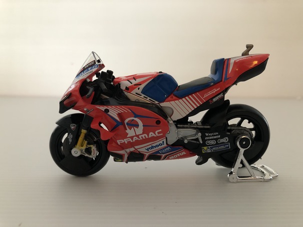 Moto Ducati PRAMAC n°5 Johann  Zarco 2021 Miniature 1/18 Maisto