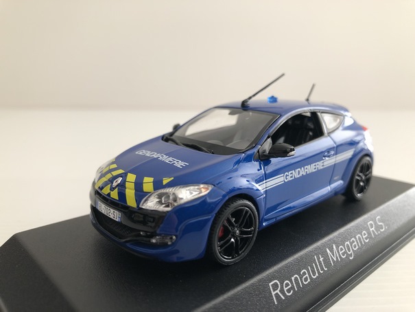 Renault Megane RS Gendarmerie - Deux nouvelles références 1/43 disponibles  chez Norev ! - Mininches