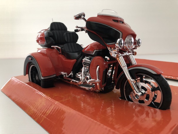 Harley Davidson CVO Moto Tricycle 2021 Miniature 1/12 Maisto