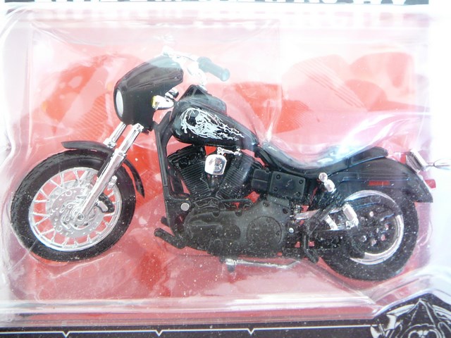Harley Davidson Dyna Super Glide Sport Jackson Jax Teller Miniature 1/18 Maisto
