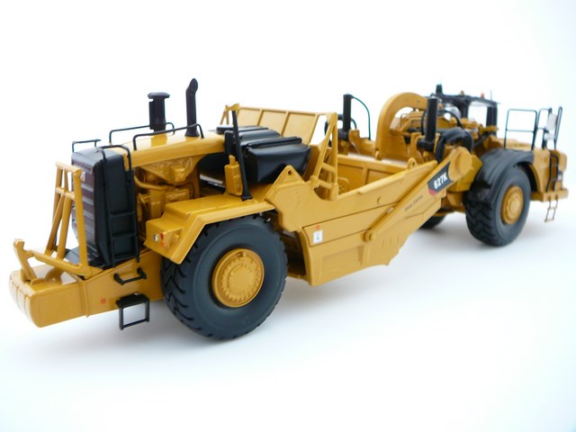 Caterpillar 627K Wheel Tractor Scraper Miniature 1/50 Diecast Masters