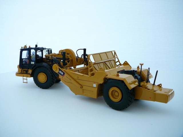 Caterpillar CAT 621K Tractor-Scraper Miniature 1/50 Diecast Masters