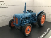 Fordson Dexta Tracteur Agricole 1958 Miniature 1/32 Universal Hobbies