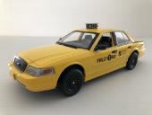 Ford Crown Victoria Adonis Creed Taxi 2015 Miniature 1/24 Greenlight