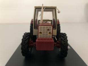 Tracteur miniature IH 724 4 roues motrices Replicagri 1/32