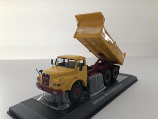 Ixo Models Camion miniature MAN DHAK 26.280 6x6 Benne Basculante Jaune 1/43