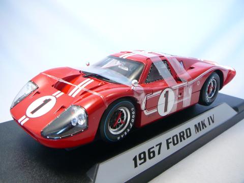 Ford GT40 MK 4 n°1 Vainqueur Le Mans 1967 Miniature 1/18 Shelby Collectibles