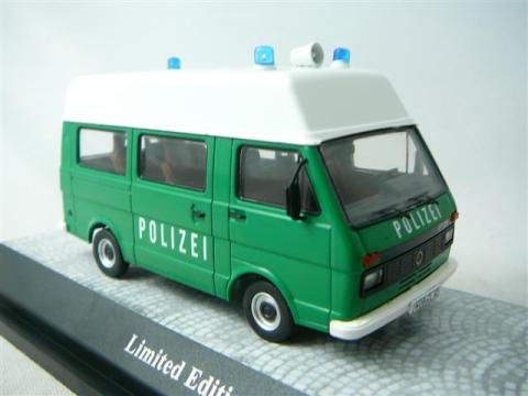 Volkswagen T28 Bus Polizei Miniature 1/43 Premium Classixxs