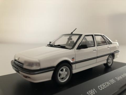 Miniature Renault R21 TXI Berline 1991