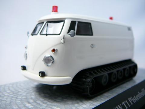 Miniature Volkswagen T1 Pistenbulli