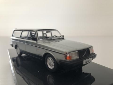 Miniature Volvo 240 Polar Break 1988